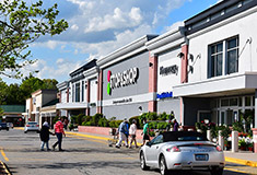 Institutional Property Advisors brokers sale of 196,802 s/f Groton Sq. - a 196,802 s/f shopping center